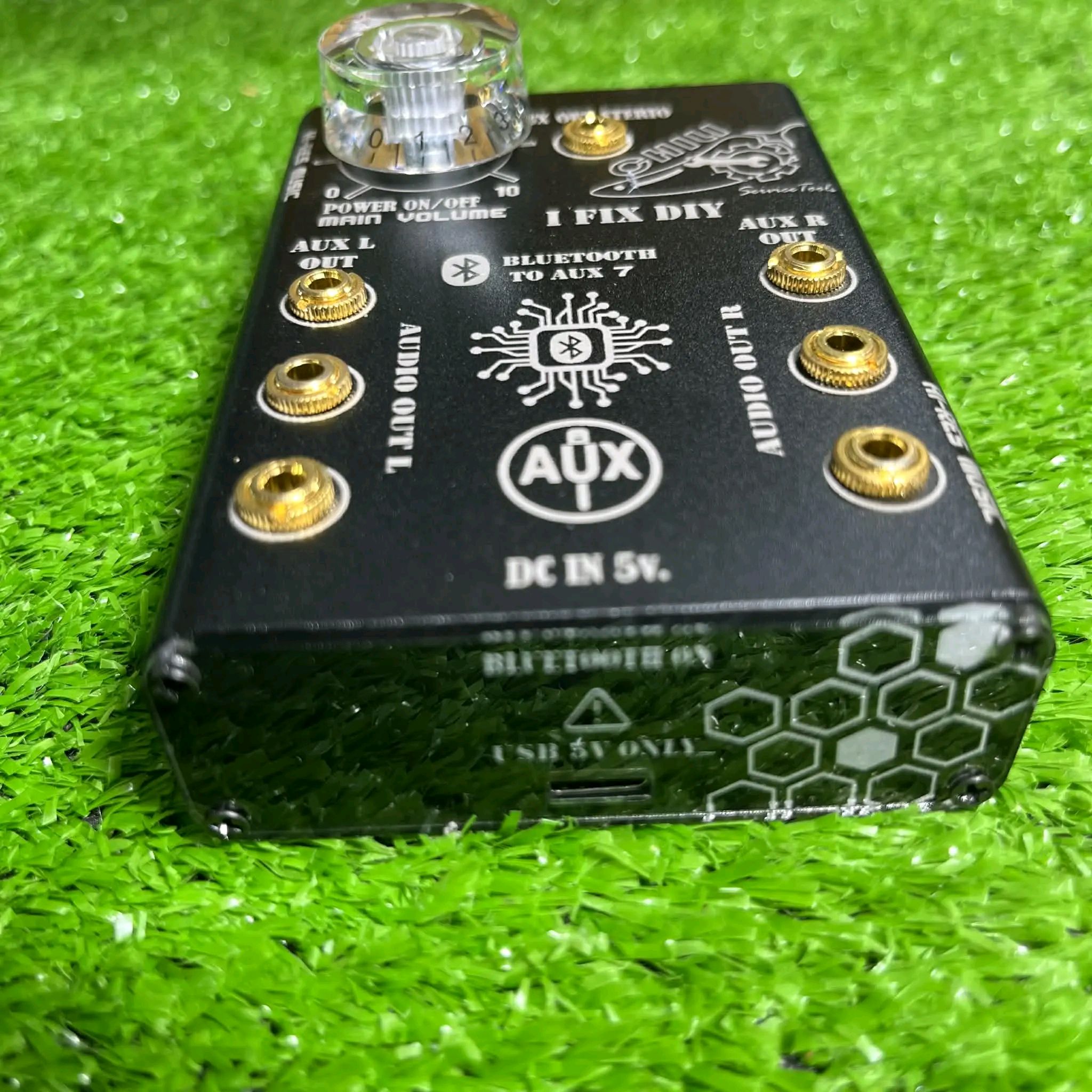กล่องรับ บลูทูธ แยก AUX 7 ช่อง bluetooth to AUX 7 สำหรับท่านที่มีลำโพงหลายตัว